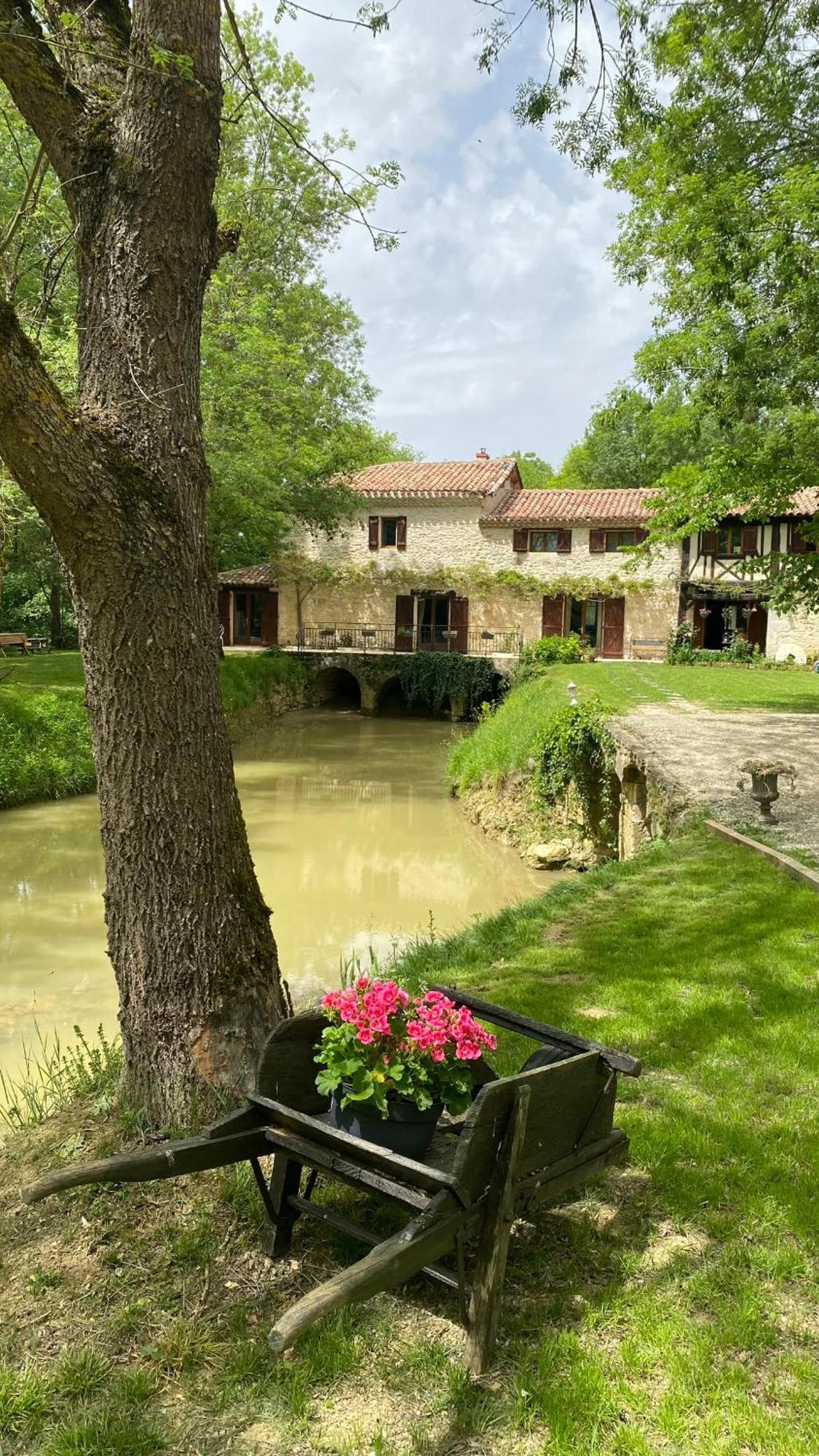 Gite Le Moulin Samsara Homps  Exterior photo